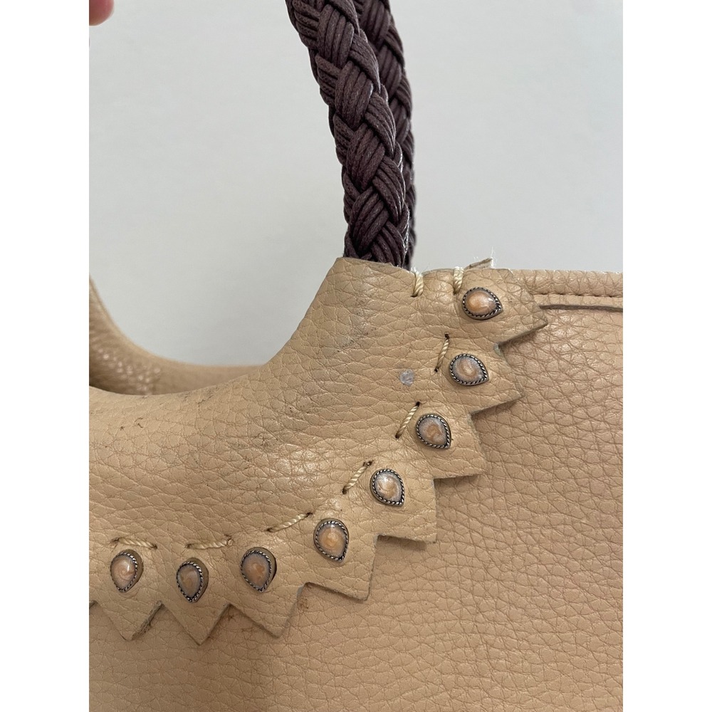 Boho Liz Claiborne Beige Pebbled Tote Bag Braided Handles Scalloped Studded Trim - Picture 4 of 11